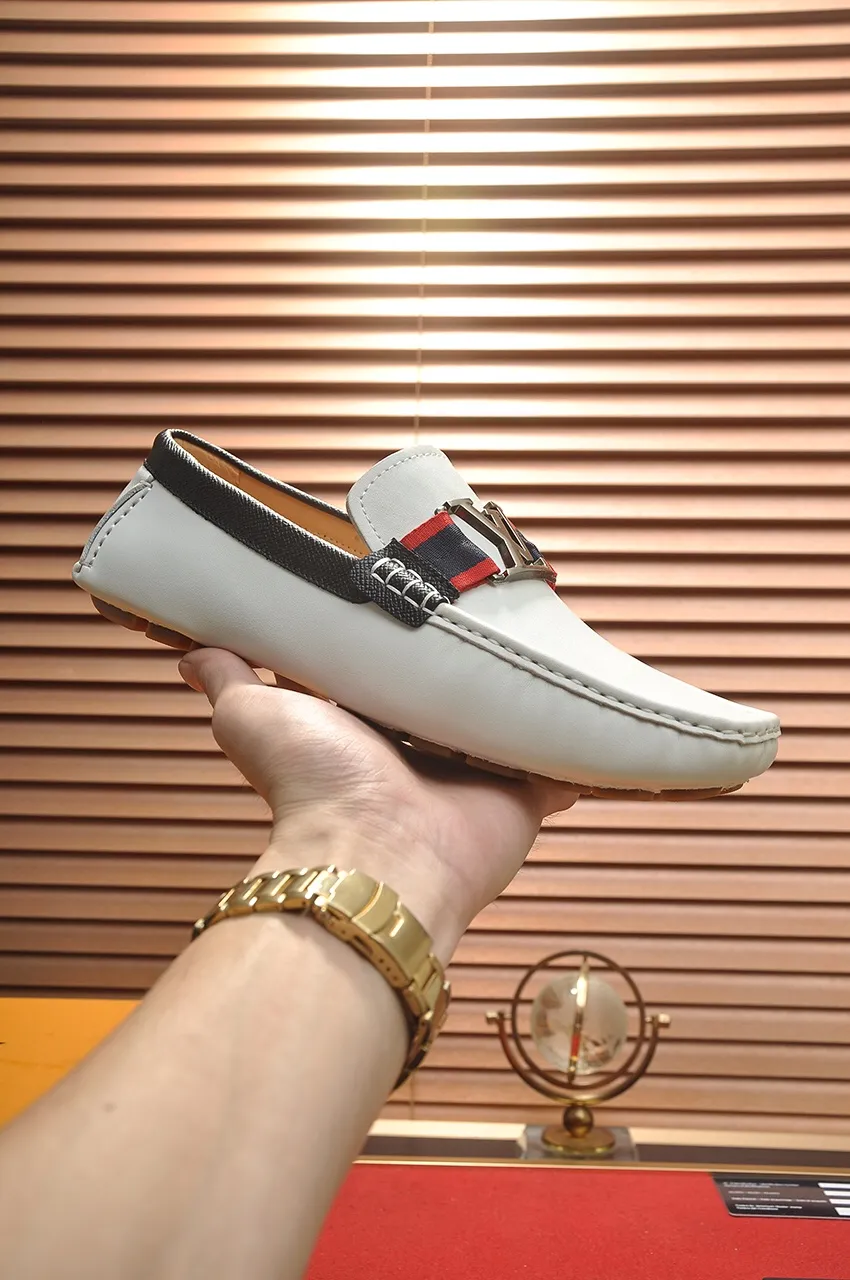 Men's men's shoes 💰420💶 [LV Doudou shoes] (water-dyed cowhide lining) new model is on the market, available on the official website. The new Doudou shoes are processed into single-color materials, and the uppers are made of imported cowhide material. The body of the shoe is fully hemmed with mark thread, and is lined with imported original cowhide leather. The elegant shoe shape is super suitable for all-matching, and the size is 38-44.